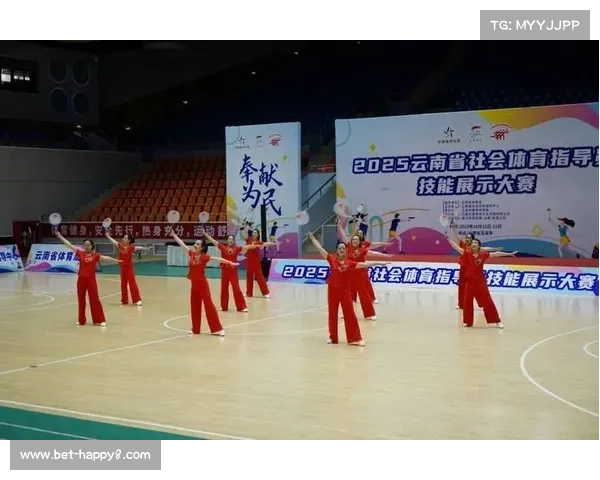 社体指导员宋玉花：64岁仍带队编操，用泡沫板为健身群众提供休息区